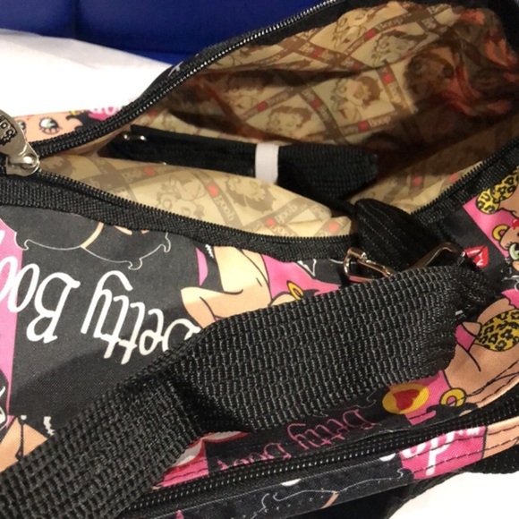 Betty Boop black & pink betty all over logo travel weekender nylon canvas bag - Picture 10 of 12